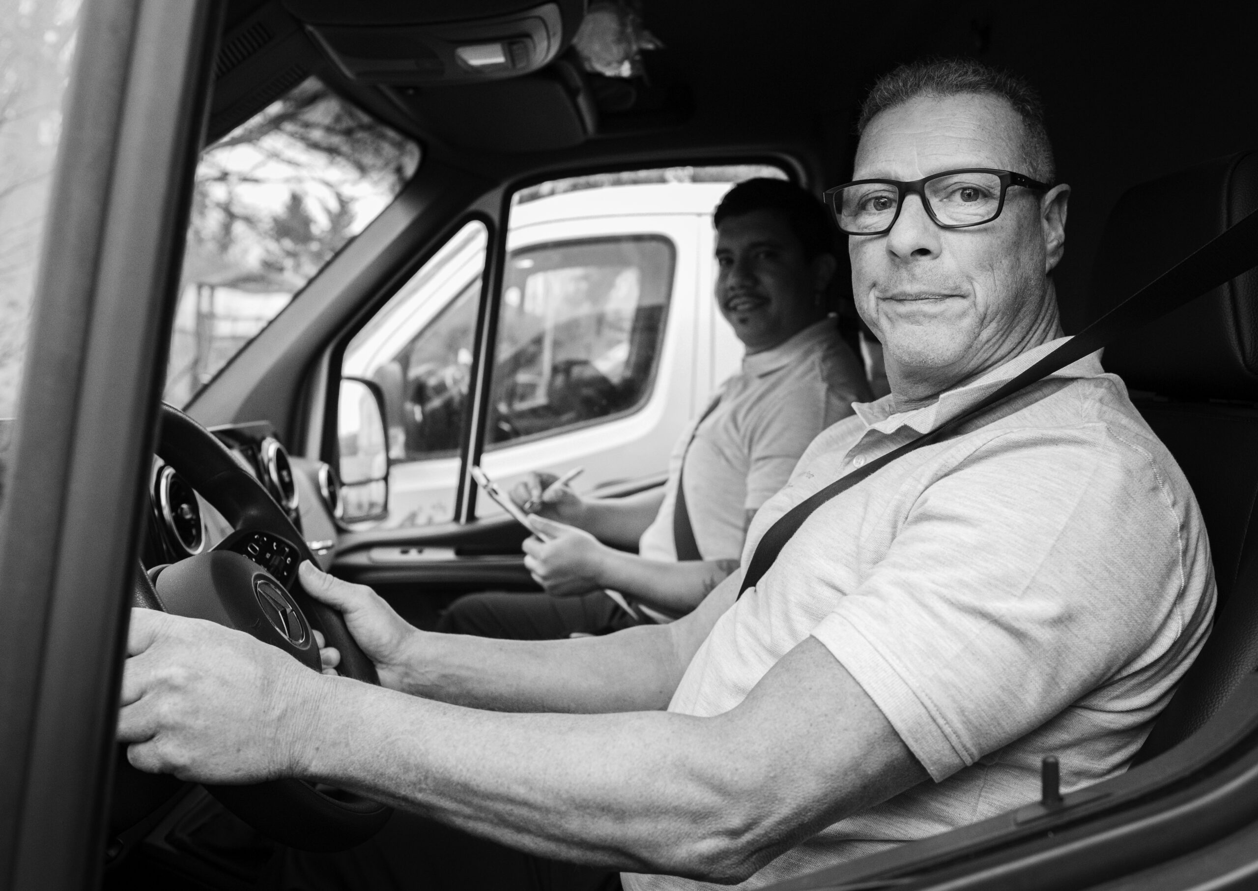 Reinhard Portz von Kanalservice Portz in einem der Dienstfahrzeuge